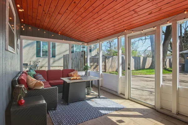 $299,900 | 1820 Park Ln Avenue, McHenry, IL 60050