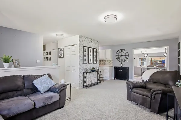 $299,900 | 1820 Park Ln Avenue, McHenry, IL 60050