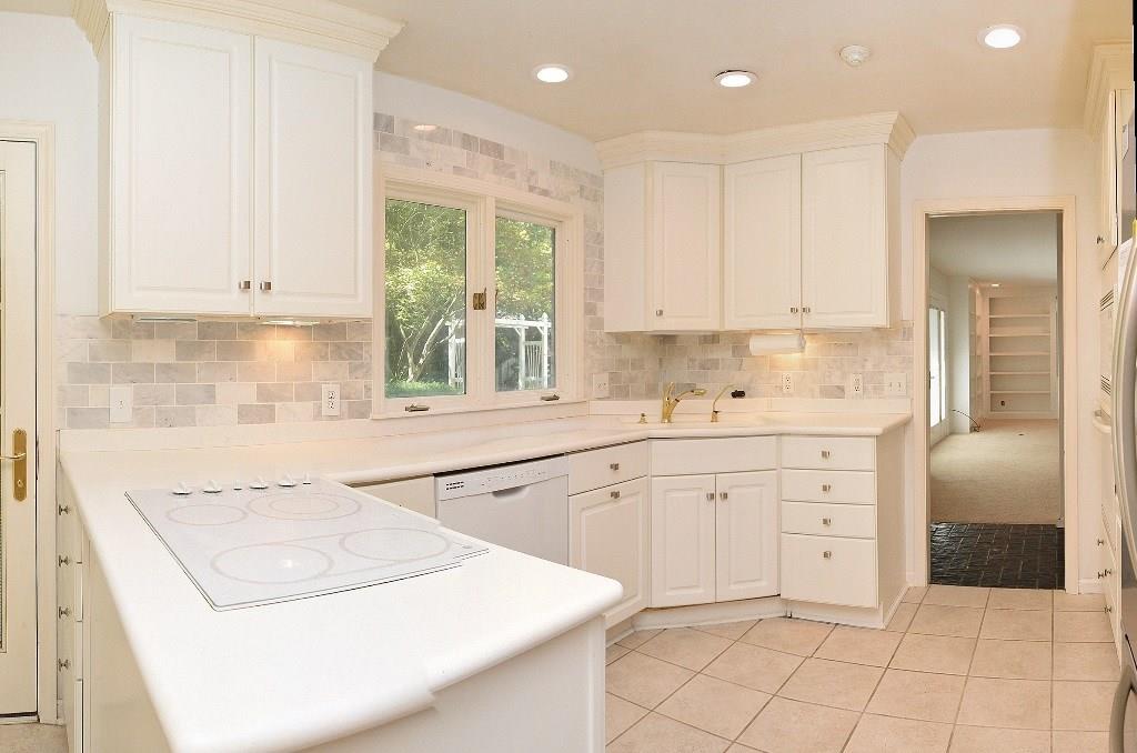 8930 Shagbark Road Indianapolis, IN 46260 - Photo 11 of 27 Gallery Image 11