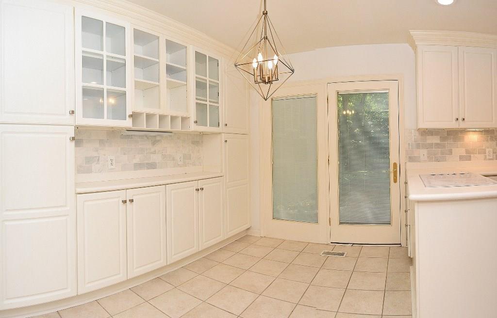 8930 Shagbark Road Indianapolis, IN 46260 - Photo 13 of 27 Gallery Image 13