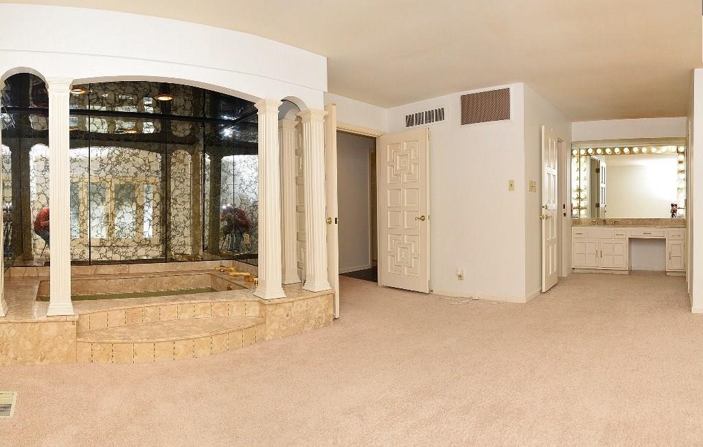 8930 Shagbark Road Indianapolis, IN 46260 - Photo 16 of 27 Gallery Image 16
