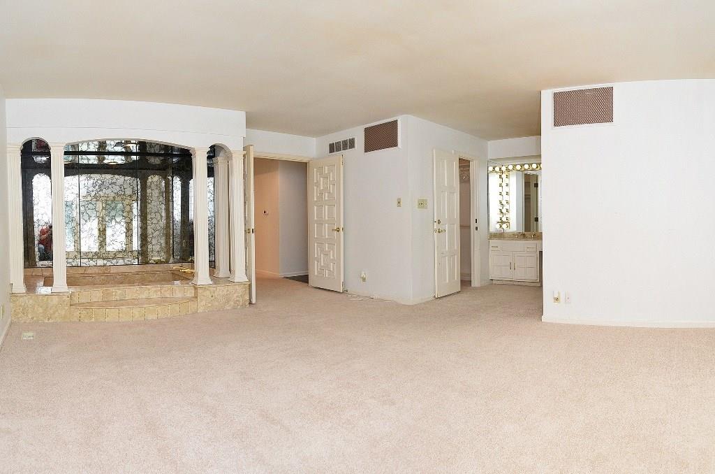 8930 Shagbark Road Indianapolis, IN 46260 - Photo 17 of 27 Gallery Image 17