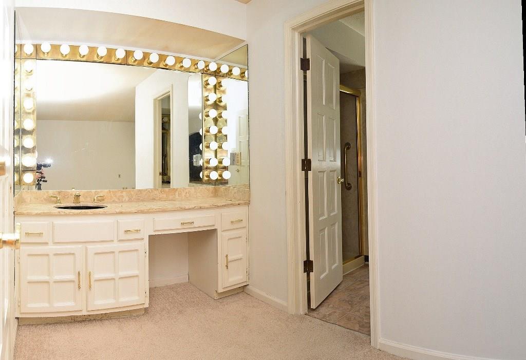 8930 Shagbark Road Indianapolis, IN 46260 - Photo 20 of 27 Gallery Image 20
