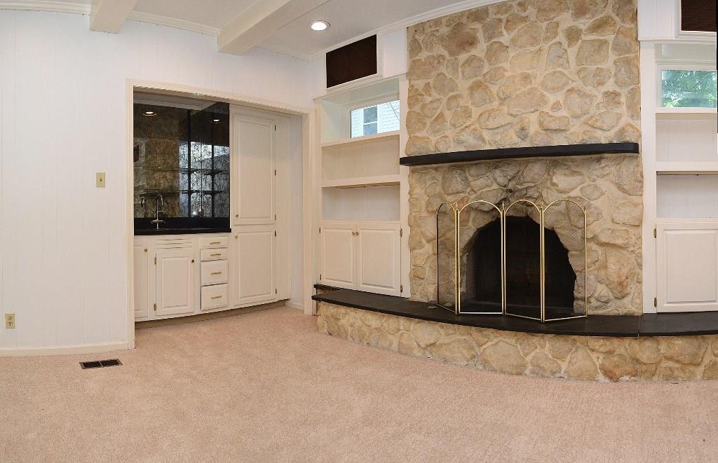 8930 Shagbark Road Indianapolis, IN 46260 - Photo 3 of 27 Gallery Image 3