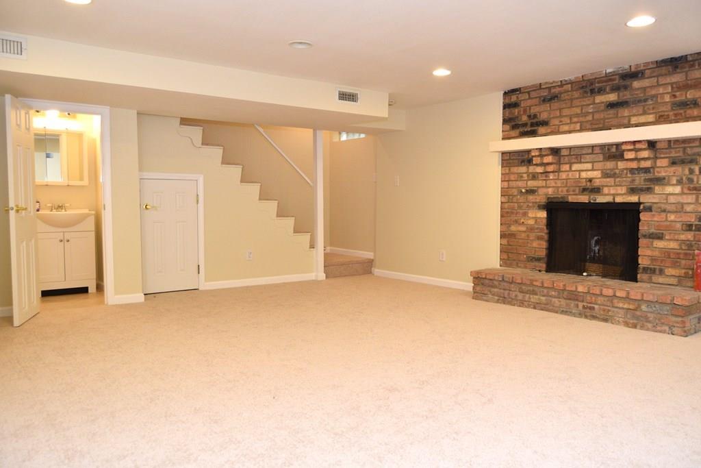 8930 Shagbark Road Indianapolis, IN 46260 - Photo 23 of 27 Gallery Image 23