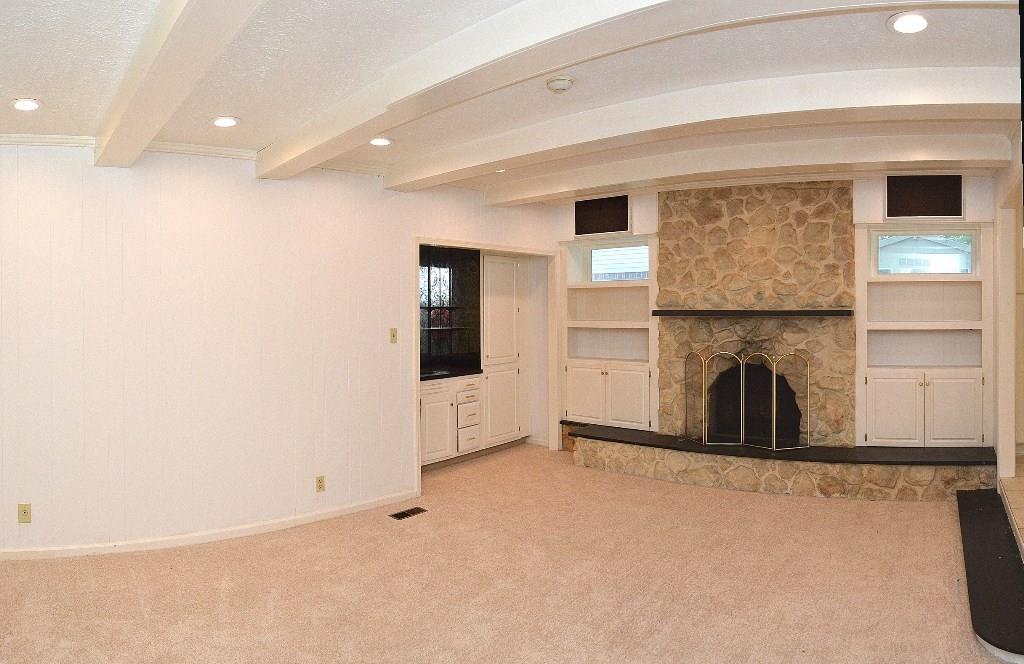 8930 Shagbark Road Indianapolis, IN 46260 - Photo 4 of 27 Gallery Image 4