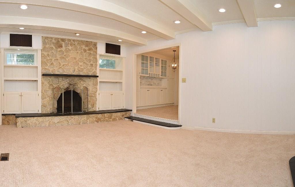 8930 Shagbark Road Indianapolis, IN 46260 - Photo 5 of 27 Gallery Image 5
