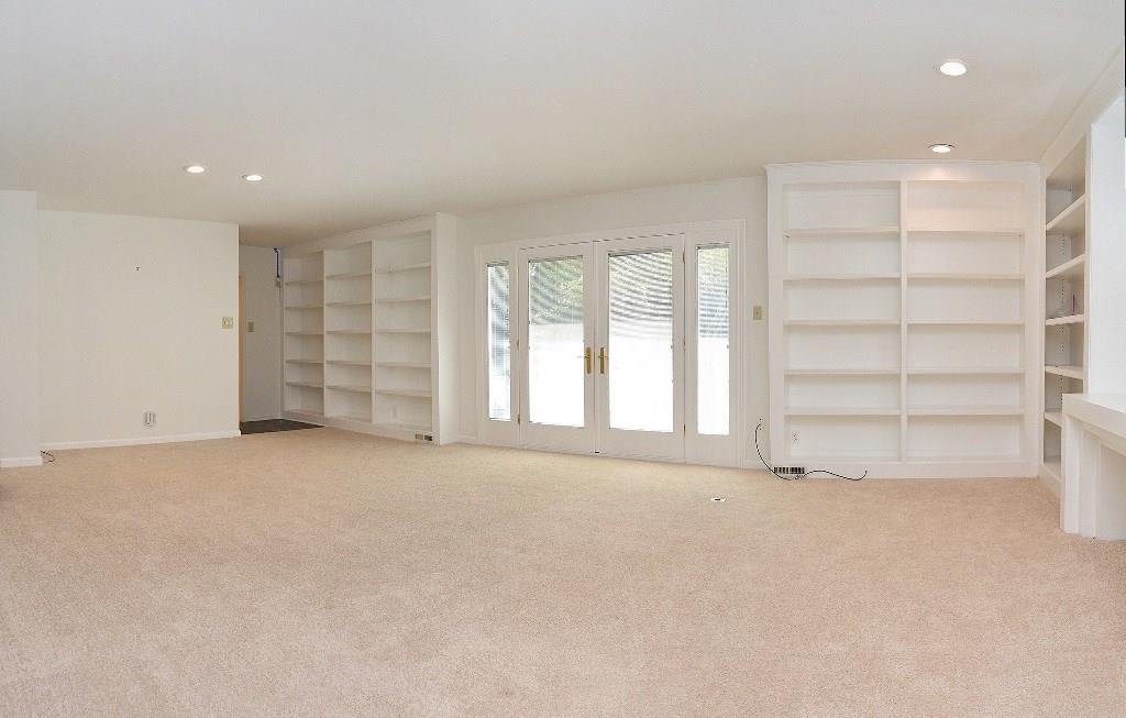 8930 Shagbark Road Indianapolis, IN 46260 - Photo 8 of 27 Gallery Image 8