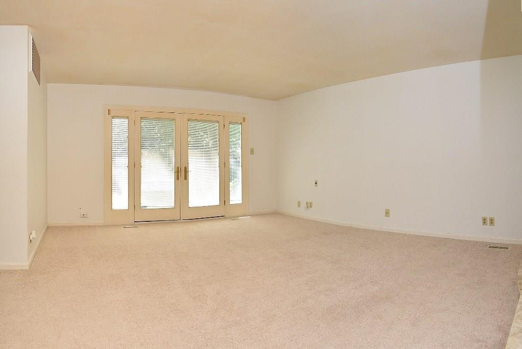 8930 Shagbark Road Indianapolis, IN 46260 - Photo 9 of 27 Gallery Image 9