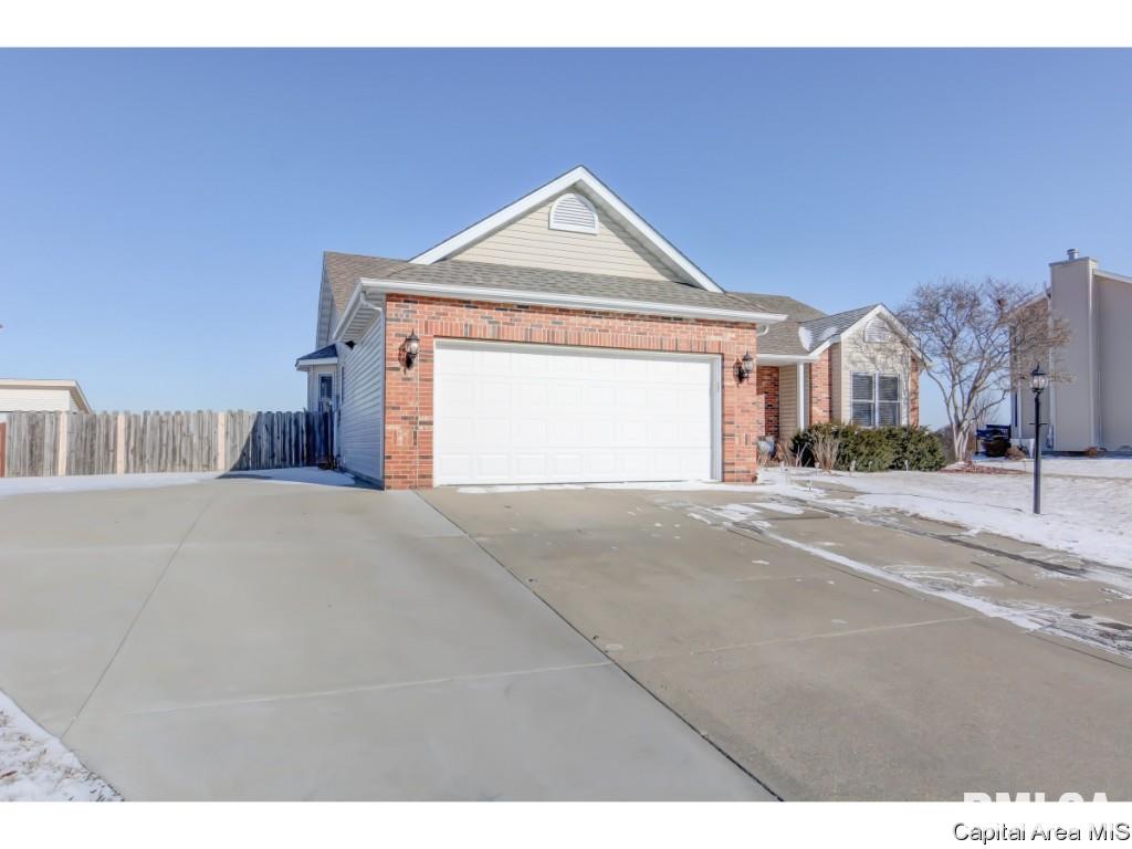 409 Eagle Ridge Drive Chatham, IL 62629 - Photo 3 of 32