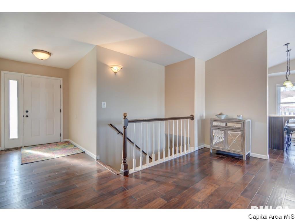 409 Eagle Ridge Drive Chatham, IL 62629 - Photo 4 of 32