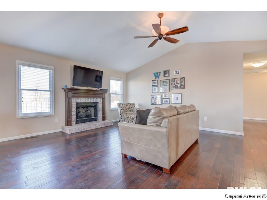 409 Eagle Ridge Drive Chatham, IL 62629 - Photo 7 of 32