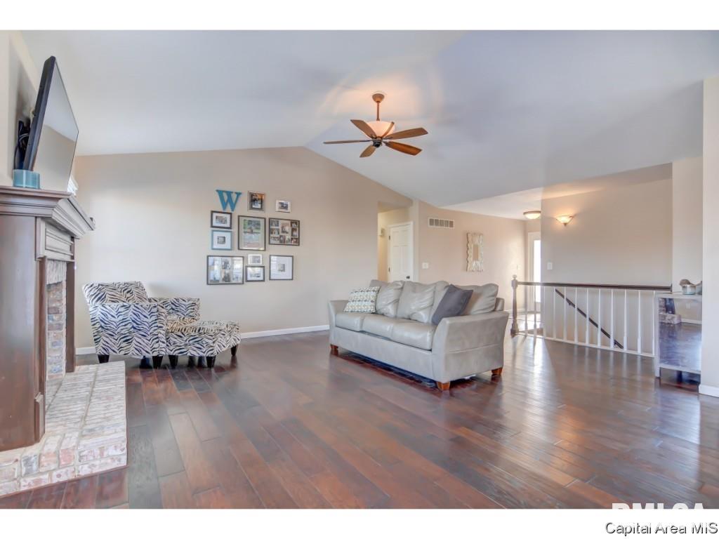 409 Eagle Ridge Drive Chatham, IL 62629 - Photo 9 of 32