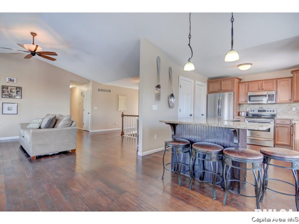 409 Eagle Ridge Drive Chatham, IL 62629 - Photo 10 of 32