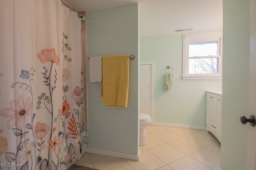 5693 South Ridge Road Madison, OH 44057 - Photo 42 of 45 Second floor full bath is spacious