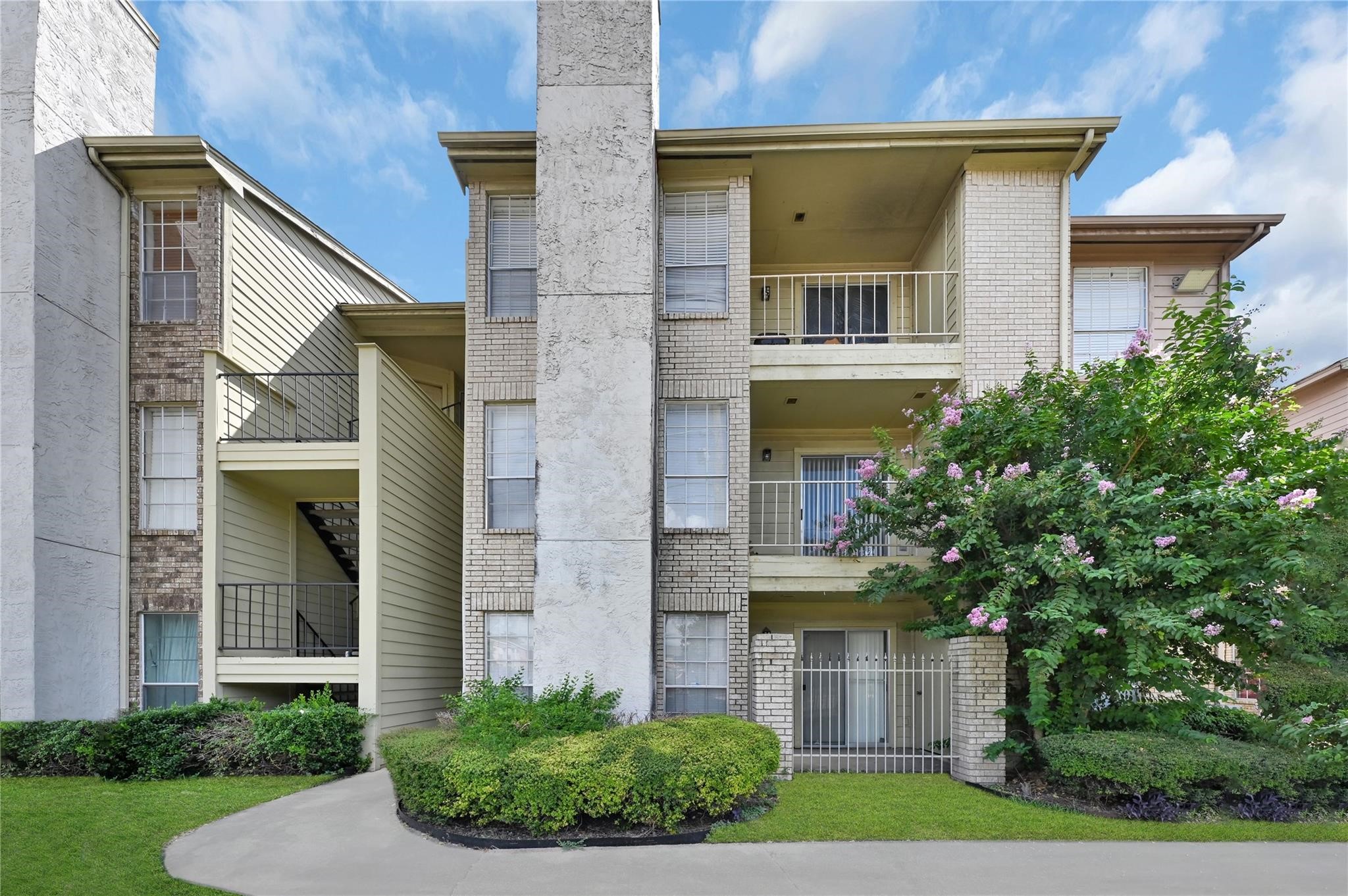 10101 South Gessner Road, Unit 910 Houston, TX 77071 - Photo 1 of 29
