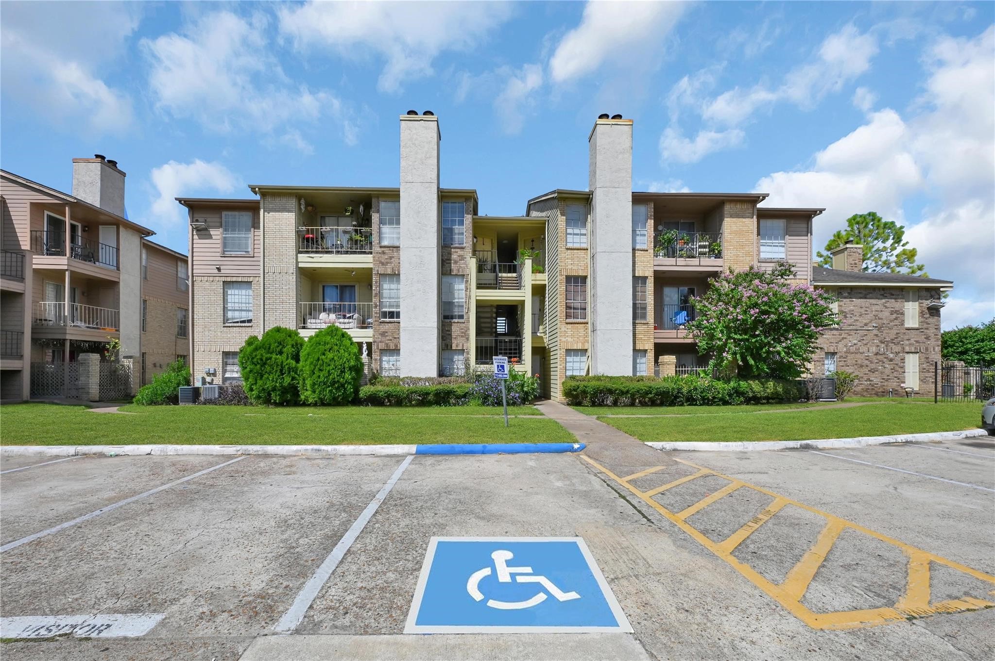 10101 South Gessner Road, Unit 910 Houston, TX 77071 - Photo 2 of 29