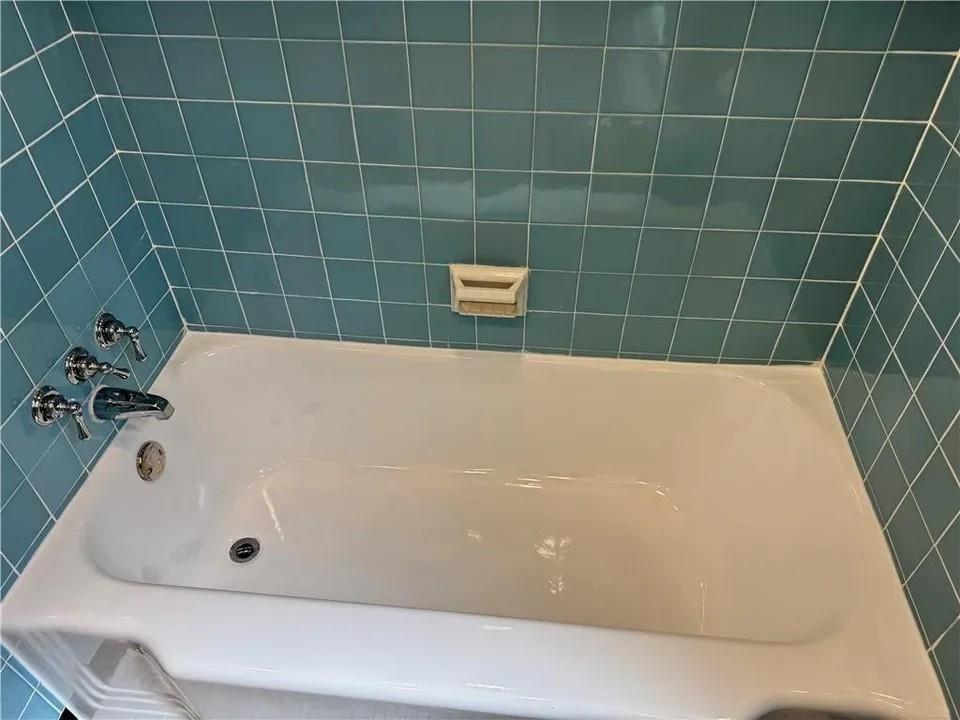 2251 Montgomery Road Sewickley, PA 15143 - Photo 13 of 36 a bathroom with a tub