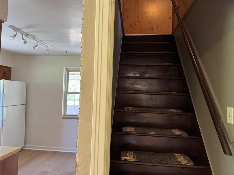 2251 Montgomery Road Sewickley, PA 15143 - Photo 23 of 36 a view of entryway