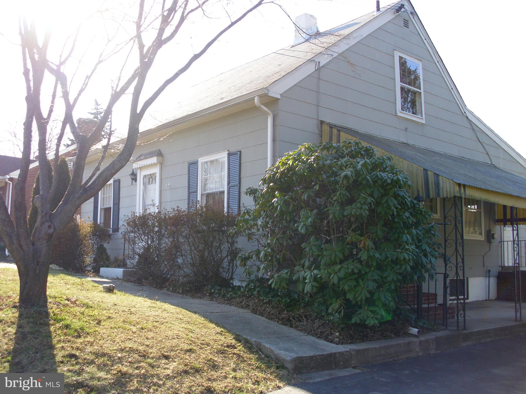 1035 Quarry Hall Road Norristown, PA 19403 - Photo 2 of 38 Side of House