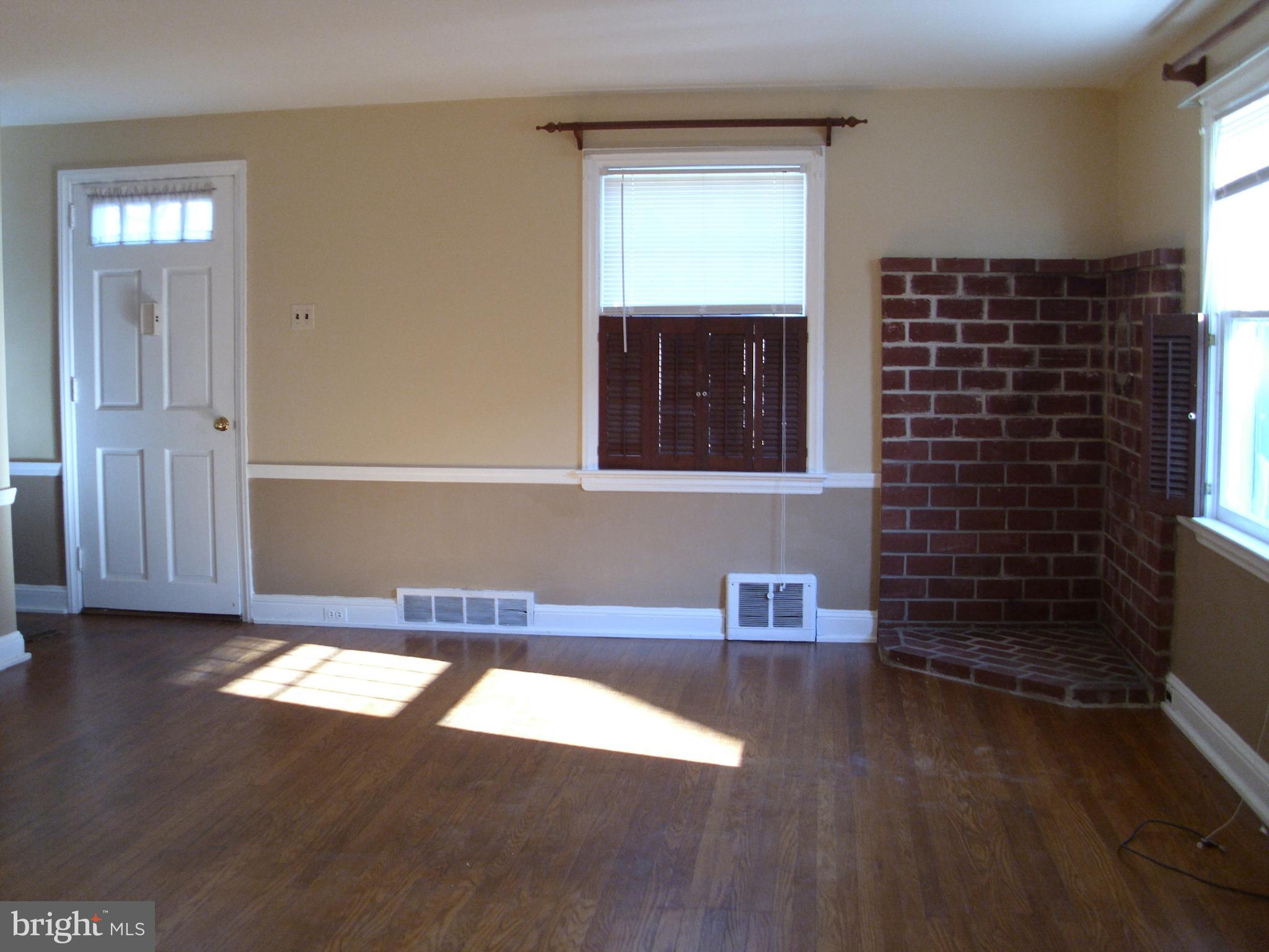 1035 Quarry Hall Road Norristown, PA 19403 - Photo 34 of 38 Living Room Area