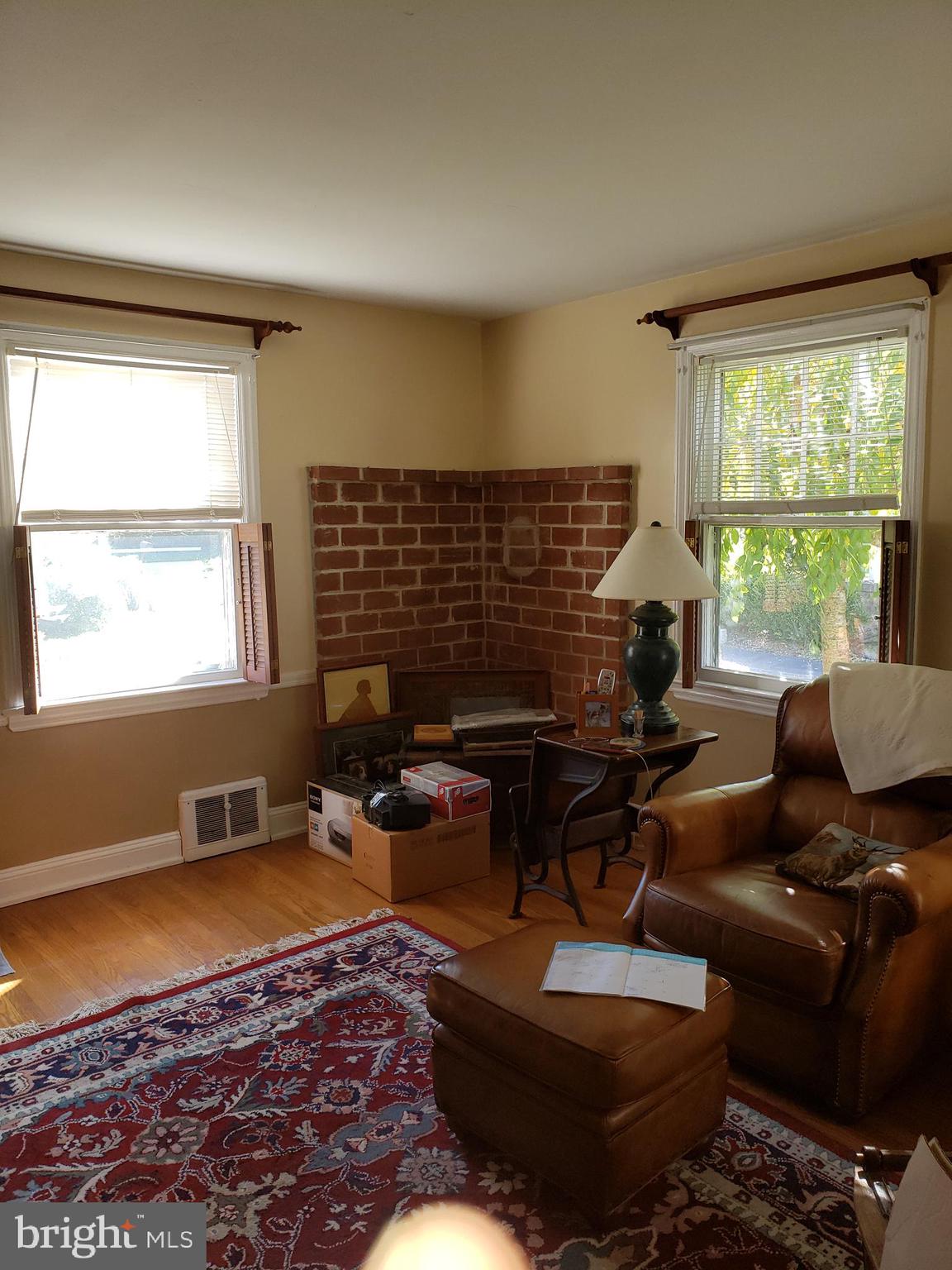 1035 Quarry Hall Road Norristown, PA 19403 - Photo 6 of 38 Living Room