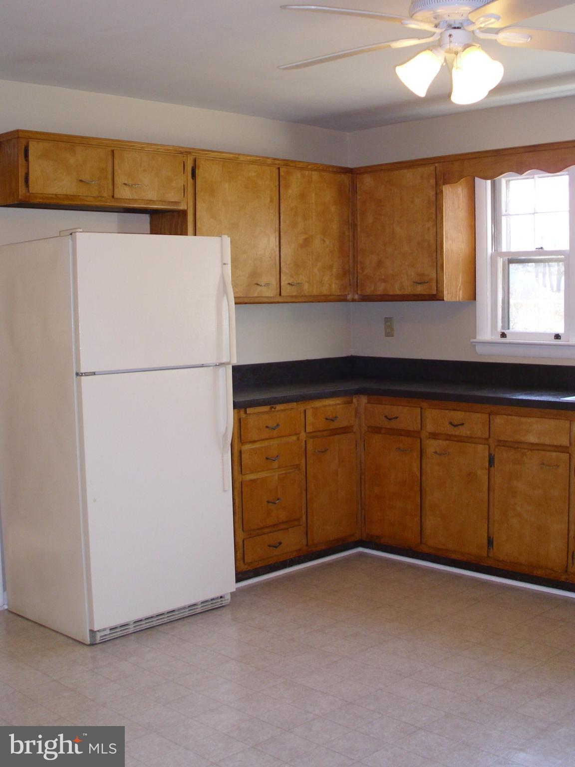 1035 Quarry Hall Road Norristown, PA 19403 - Photo 10 of 38 Kitchen