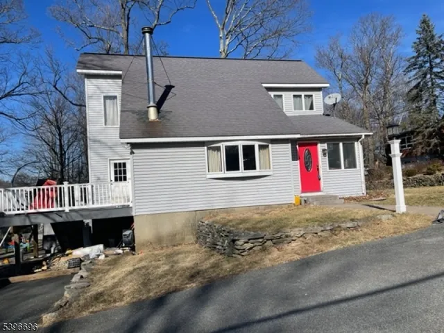 $3,200 | 94 New York Avenue, Lake Hopatcong, NJ 07849