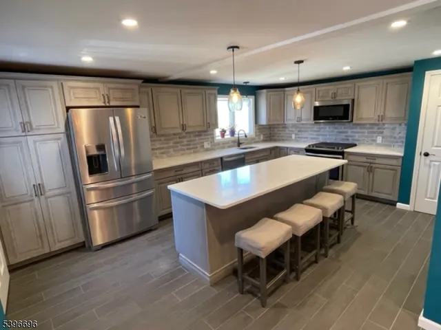 $3,200 | 94 New York Avenue, Lake Hopatcong, NJ 07849