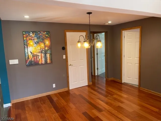 $3,200 | 94 New York Avenue, Lake Hopatcong, NJ 07849