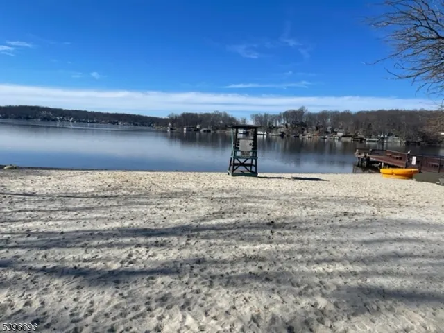 $3,200 | 94 New York Avenue, Lake Hopatcong, NJ 07849