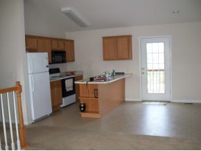 1101 Ben Gamble Road Jonesborough, TN 37659 - Photo 4 of 8 KitchenDining area