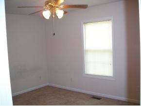 1101 Ben Gamble Road Jonesborough, TN 37659 - Photo 6 of 8 Master bedroom