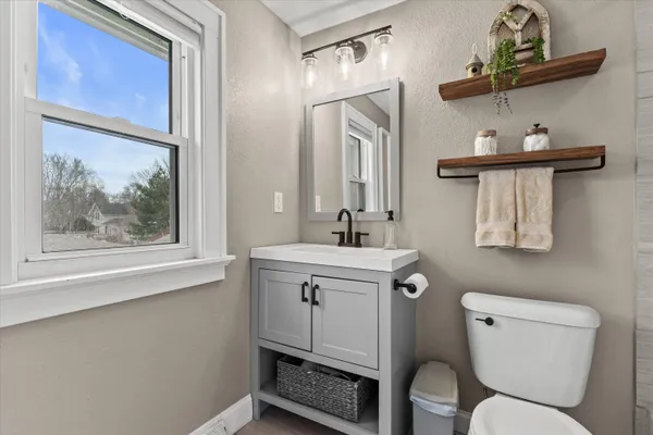 $369,900 | 627 West Wisconsin Avenue, Oconomowoc, WI 53066