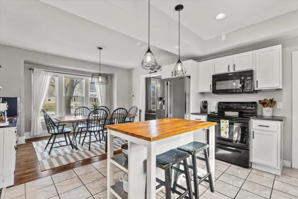 $369,900 | 627 West Wisconsin Avenue, Oconomowoc, WI 53066