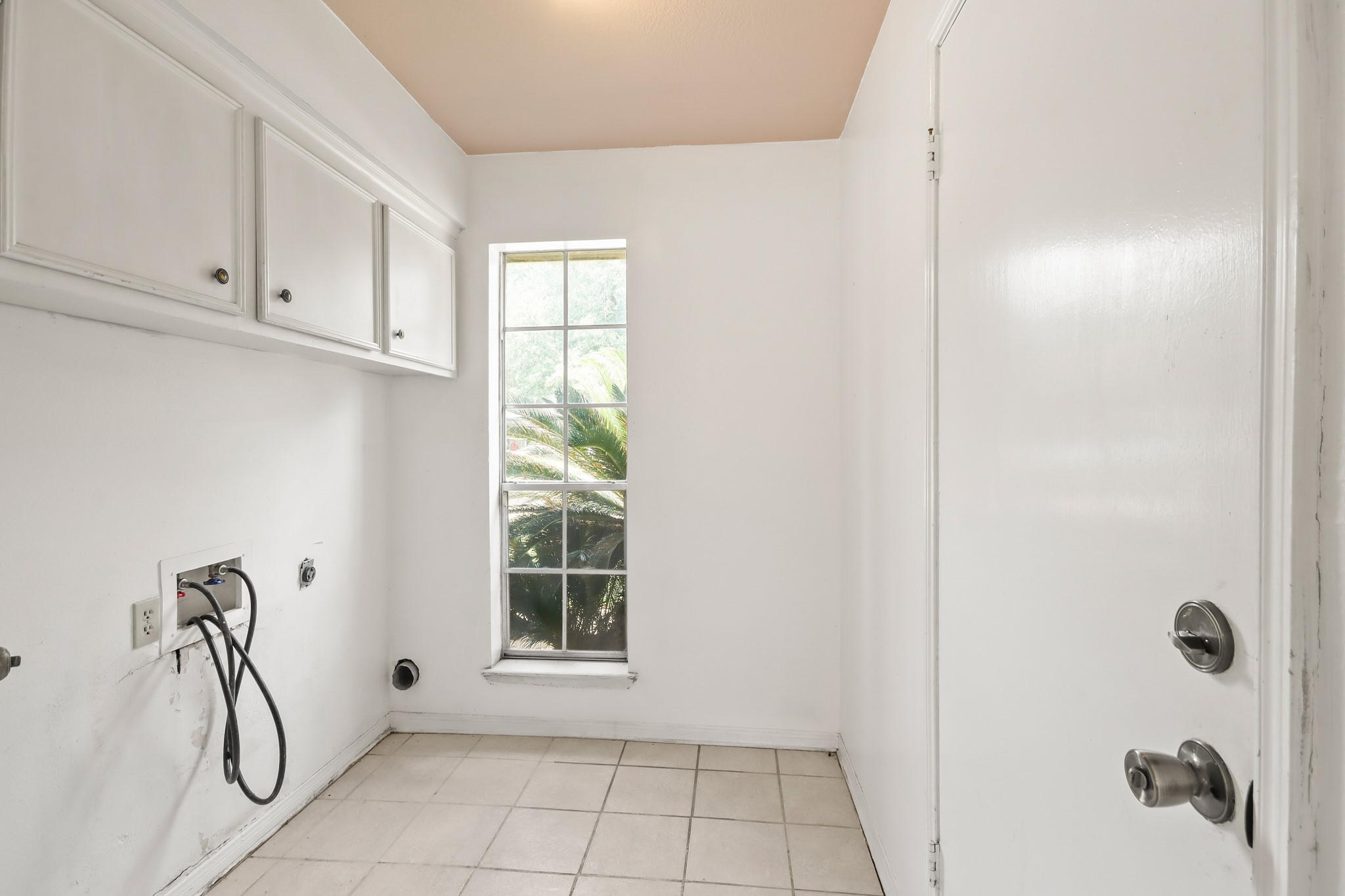6919 River Mill Drive Spring, TX 77379 - Photo 13 of 26 Spacious utility room