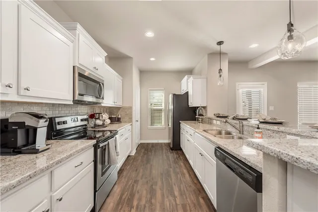 $2,580 | 3436 Summerway Drive, College Station, TX 77845