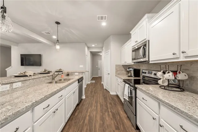 $2,580 | 3436 Summerway Drive, College Station, TX 77845