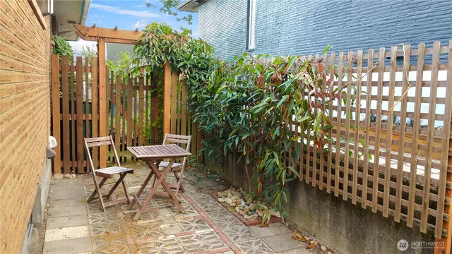 $1,250,000 | 921 North 85th Street, Seattle, WA 98103