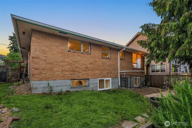 $1,250,000 | 921 North 85th Street, Seattle, WA 98103