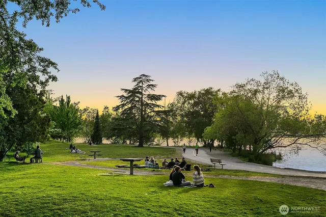 $1,250,000 | 921 North 85th Street, Seattle, WA 98103