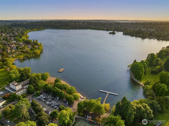 $1,250,000 | 921 North 85th Street, Seattle, WA 98103