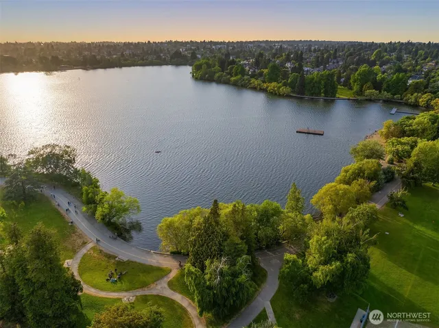 $1,250,000 | 921 North 85th Street, Seattle, WA 98103