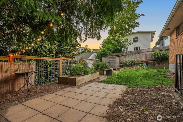 $1,250,000 | 921 North 85th Street, Seattle, WA 98103