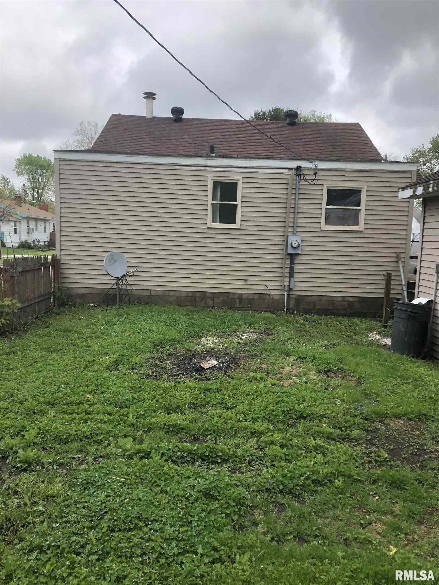 2911 South Walnut Street Springfield, IL 62704 - Photo 3 of 16 Gallery Image 3