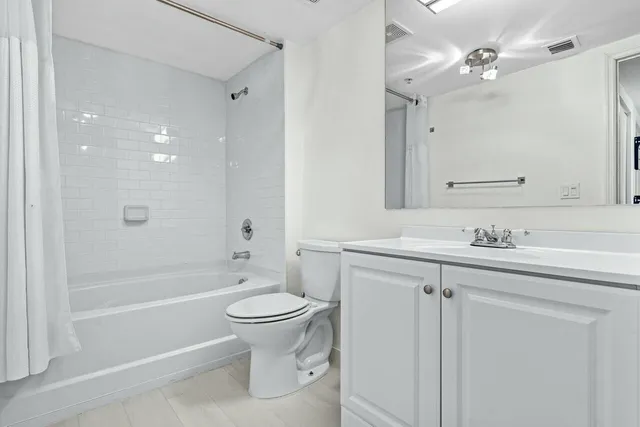 $690,000 | 600 South Dixie Highway, Unit 629, West Palm Beach, FL 33401