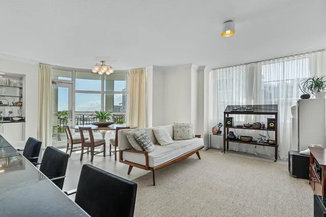 $690,000 | 600 South Dixie Highway, Unit 629, West Palm Beach, FL 33401