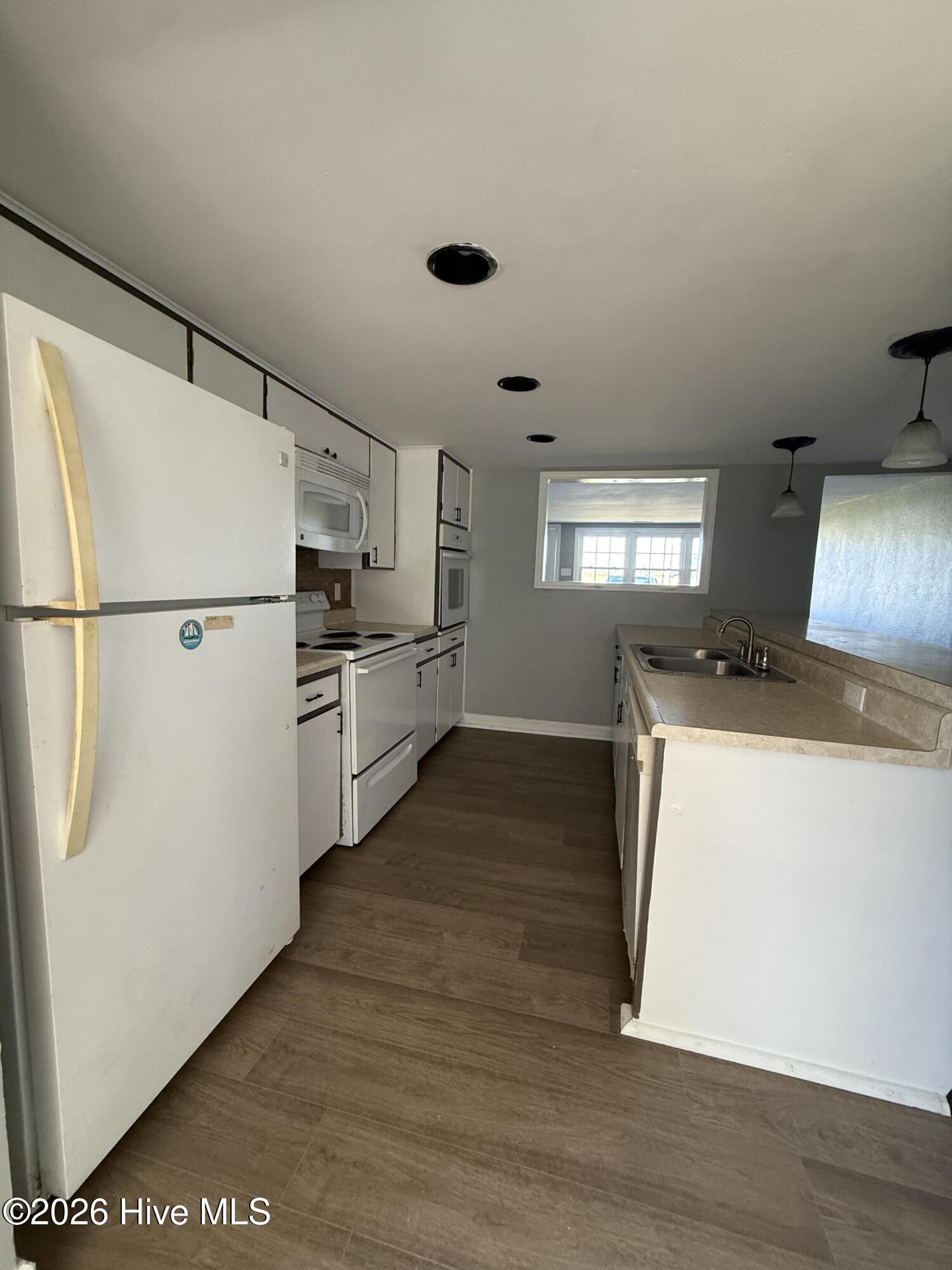 213 Country Club Road Camden, NC 27921 - Photo 8 of 21 Kitchen