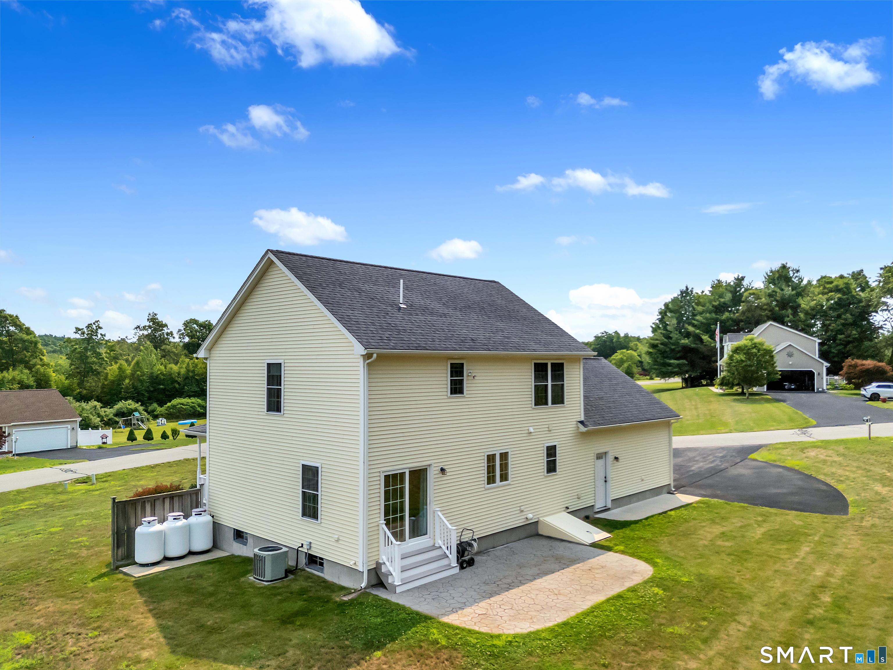 70 Noah's Way Sprague, CT 06330 - Photo 4 of 33