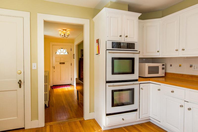 106 Clinton Street Portland, ME 04103 - Photo 14 of 35 Nice double-ovens for your holiday...